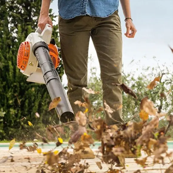 Suflanta cu motor termic STIHL BG 56