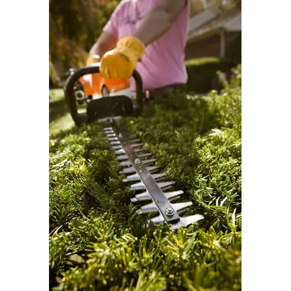 Masina de tuns gard viu pe benzina STIHL HS 45, 1 CP, 4000 RPM, Lungime taiere 45 cm