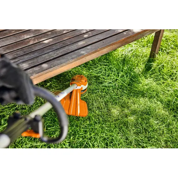 Set motocoasa STIHL FSA 70 R cu acumulator AK 20 si incarcator AL 101