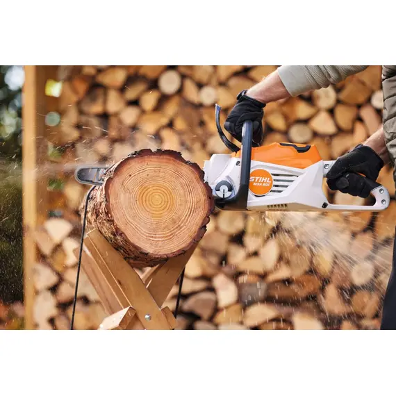 Set motofierastrau STIHL MSA 80 C-B cu acumulator AK 30 S si incarcator AL 101
