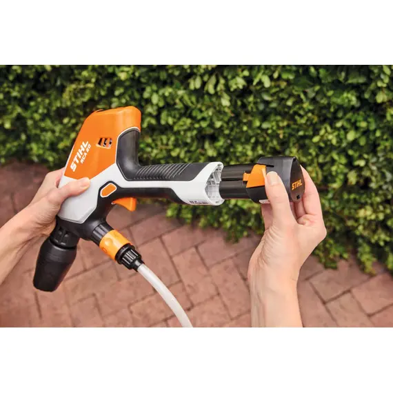 Set aparat de spalat cu presiune STIHL RCA 20 cu 2 acumulatori AS 2 si incarcator AL 1