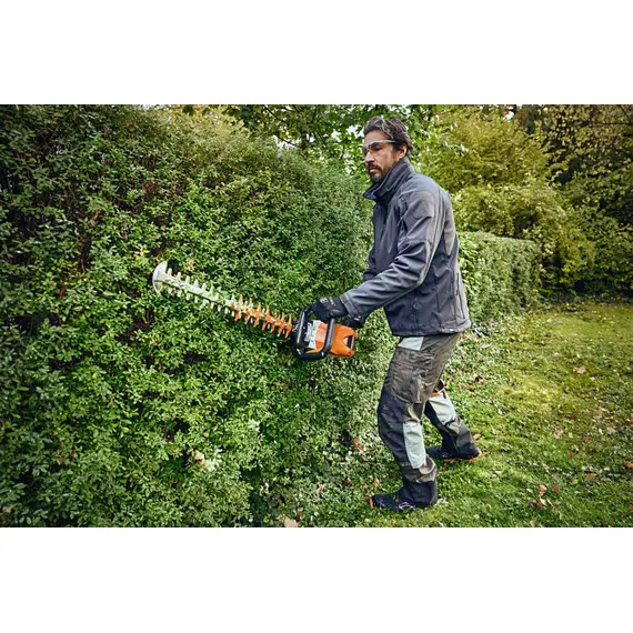 Masina de tuns gard viu pe acumulator STIHL HSA 100, Lungime de taiere 60 cm, 3000 RPM