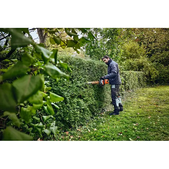 Masina de tuns gard viu pe acumulator STIHL HSA 100, Lungime de taiere 60 cm, 3000 RPM