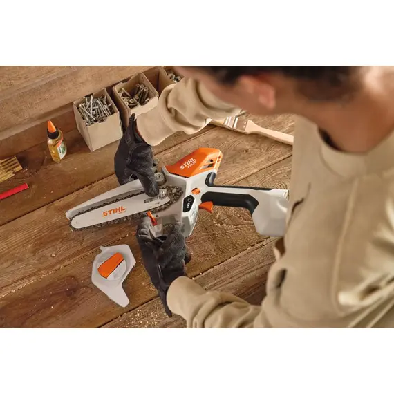 Set fierastrau STIHL GTA 30 cu 2 acumulatori AS 2 si incarcator AL 5-2