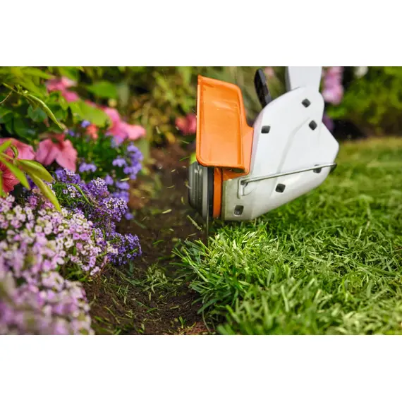 Set motocoasa STIHL FSA 30 cu acumulator AS 2 si incarcator AL 1