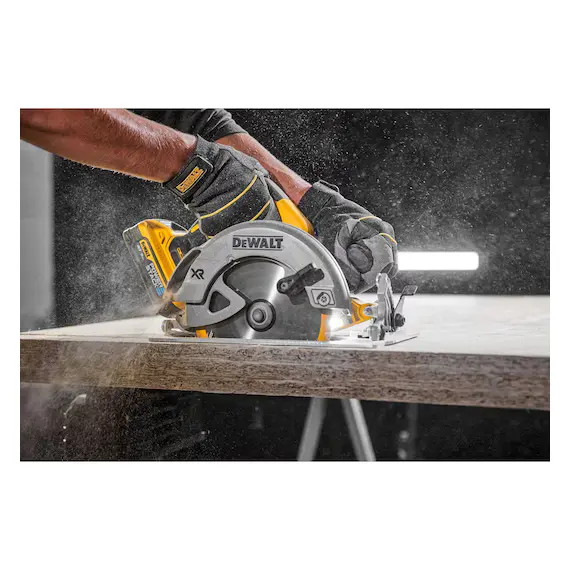 Set fierastrau circular DeWalt DCS570H2T-QW cu 2 acumulatori 5 Ah si incarcator