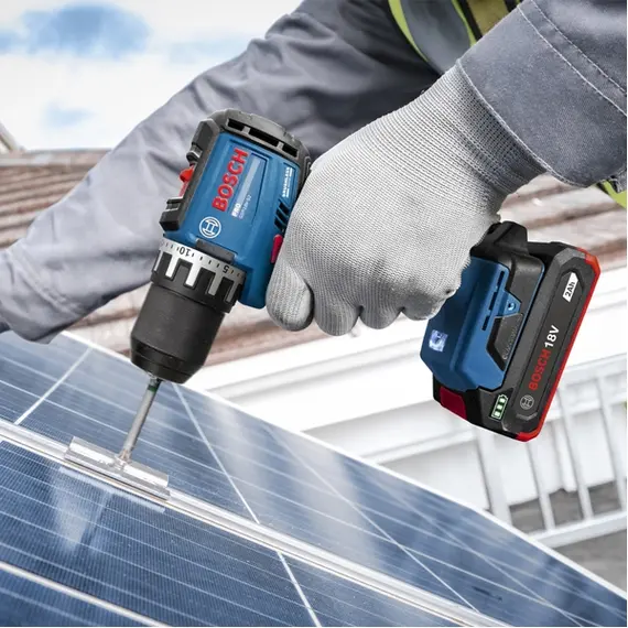Set masina de gaurit si insurubat BOSCH GSR 18V-52 cu 3 acumulatori 5 Ah si incarcator (06019S0027)