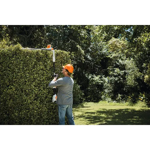 Set masina de tuns gard viu STIHL HLA 56 cu 2 acumulatori AK 20 si incarcator AL 101