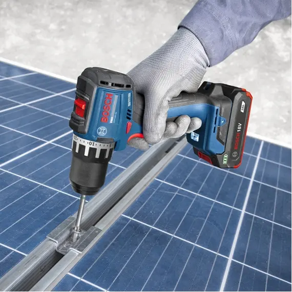 Set masina de gaurit si insurubat BOSCH GSR 18V-52 cu 3 acumulatori 5 Ah si incarcator (06019S0027)