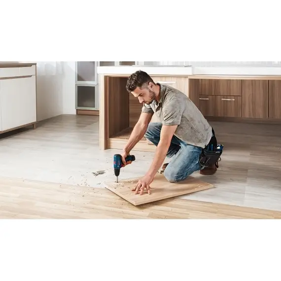 Set masina de gaurit si insurubat BOSCH GSR 120-LI cu 2 acumulatori 2 Ah, incarcator si diverse accesorii (06019G8002)