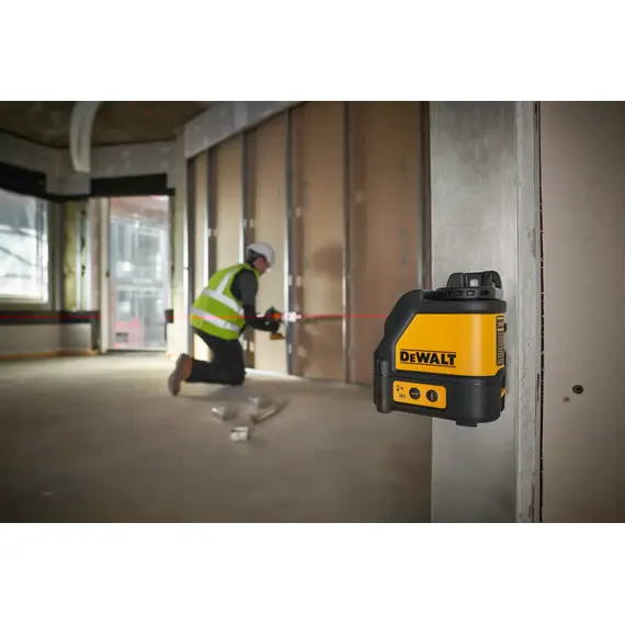 Nivela laser rosu cu linii DeWalt DW088K-XJ, Raza de lucru 10 - 50 m, IP54, Suport perete