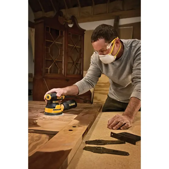 Slefuitor orbital cu excentric DeWalt DWE6423-QS, 280 W, 125 mm